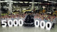Respon positif dari pasaran membuat fasilitas produksi Dacia kebanjiran pesanan mobil.