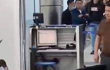 Dramatis, VIDEO Detik-Detik Aksi Heroik Mantan Petinju Berhasil Gagalkan Penyanderaan di Bandara Kazakhstan
