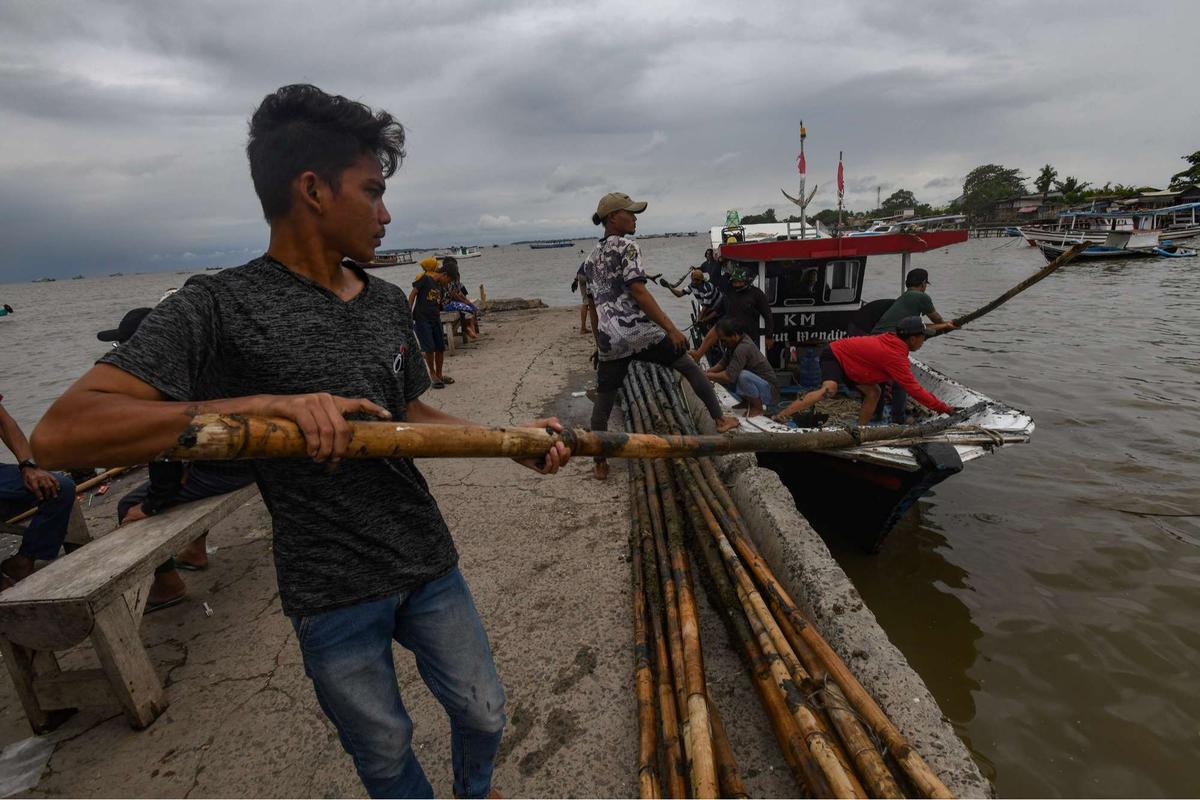 Aksi Ribuan Pasukan TNI AL dan Nelayan Bersatu Bongkar Pagar Laut Misterius di Tangerang