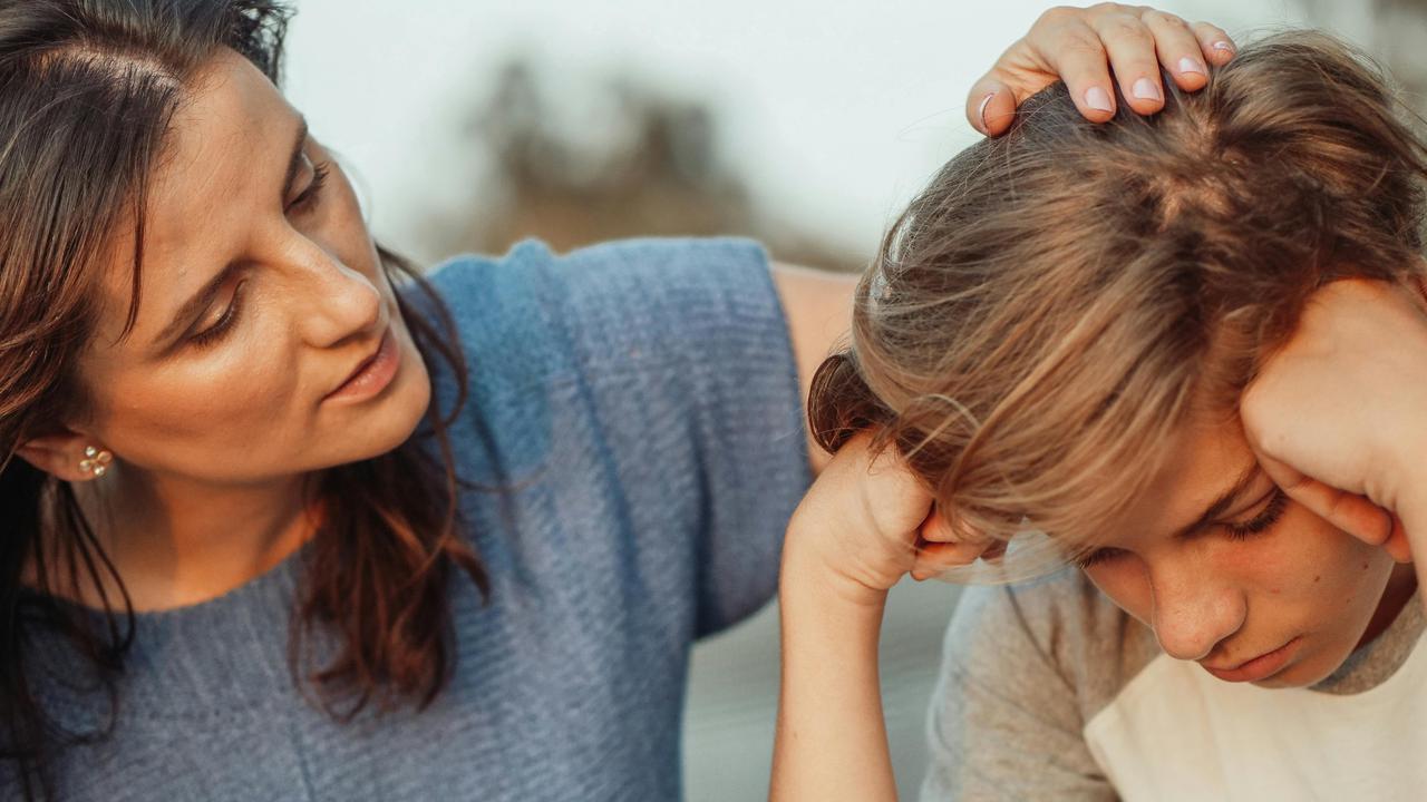 7 Kesalahan Parenting yang Justru Bisa Membuat Anak Laki-laki Menjauh