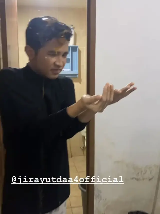 Momen Ulang Tahun Jirayut D'Academy 4 yang ke-20. (Sumber: Instagram/lida_rara06)