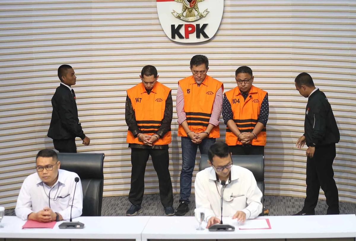 FOTO: KPK Tahan Tiga Tersangka Baru Kasus Korupsi Pembangunan RSUD Kolaka Timur