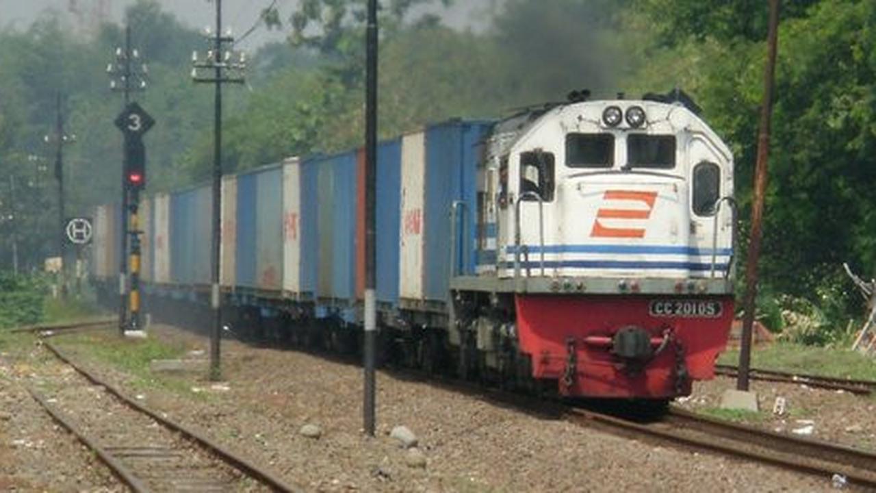 17 Tahun berhenti, kereta api pupuk di Cilacap kembali diaktifkan
