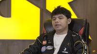 Eks pelatih RRQ Hoshi Adi Syofian Asyauri alias Acil (YouTube Team RRQ)