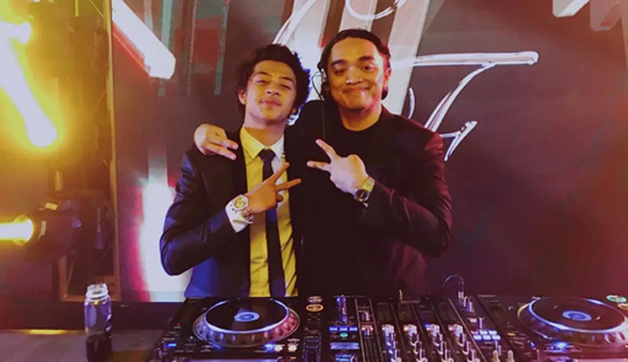 Kini, penyanyi dan pemeran itu sedang menyiapkan single baru yang akan dirilis pada Oktober mendatang. Prosesnya pun telah masuk 80 persen. Tapi, ia masih merahasiakan judul lagunya. (Instagram/bastiansteel)