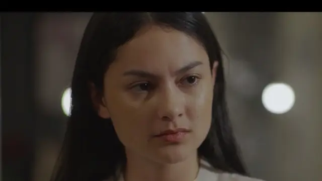 Clara Bernadeth sebagai Gisel dalam Hujan di Balik Jendela. (Foto: Dok. Klik Film Production)
