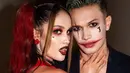 Halloween kali ini, aktris keturunan Jerman ini tampil sebagai Harley Quinn. Ia juga berpose keren dengan Arya Vasco. Aktor kelahiran 18 Desember 1999 itu yang berperan sebagai Joker. (Liputan6.com/IG/@claurakiehl)