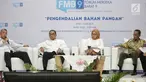 Direktur Pengadaan Perum Bulog Bachtiar, Sekjen Departemen perdagangan Karyanto Suprih, Deputi II Bidang Koordinasi Pangan dan Pertanian Kemenko Perekonomian Musdhalifah Machmud, Kepala Badan Ketahanan Pangan Kementan Agung Hendriadi saat diskusi di Jakarta, Senin (13/5).(Liputan6.com/Faizal Fanani)