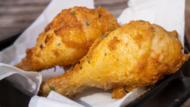 Ilustrasi ayam goreng