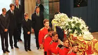'Keanehan' Keluarga Kerajaan Inggris pada Hari Kematian Diana