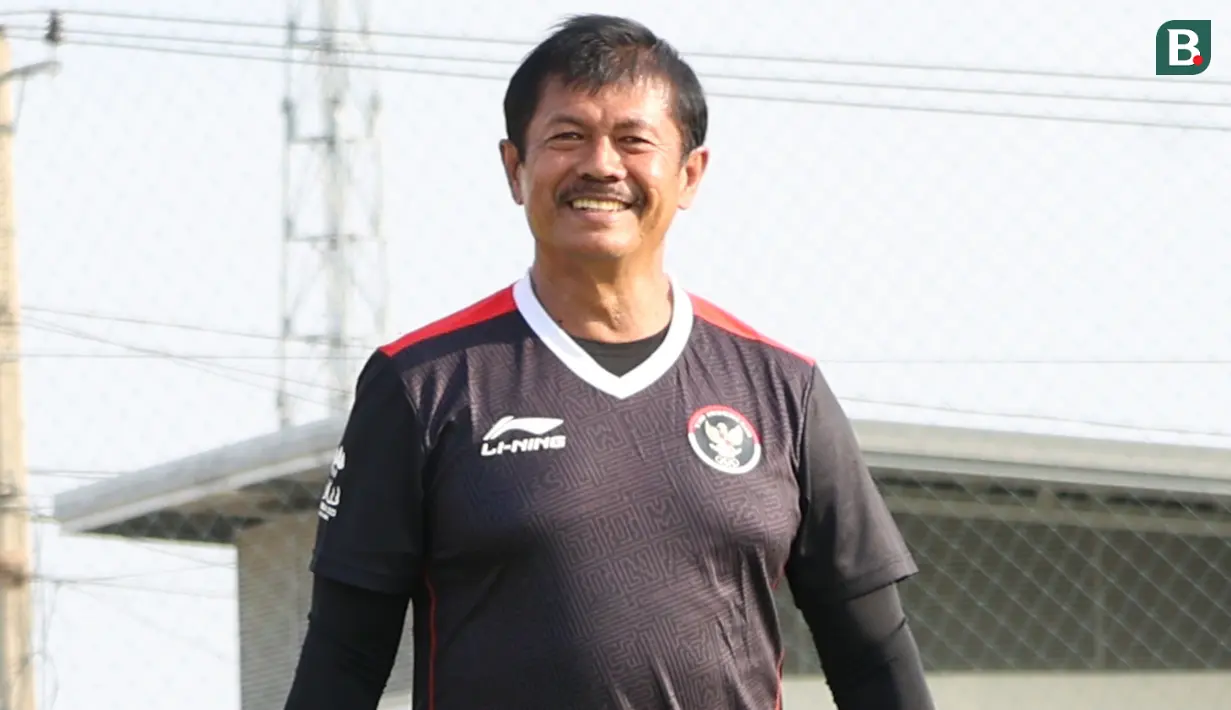 <p>Pelatih kepala Timnas Indonesia U-22, Indra Sjafri saat sesi latihan di Visakha Training Center, Phnom Penh, Kamboja, Sabtu (6/5/2023) jelang menghadapi Timor Leste pada laga ketiga Grup A SEA Games 2023, Minggu, 7 Mei 2023. (Bola.com/Abdul Aziz)</p>