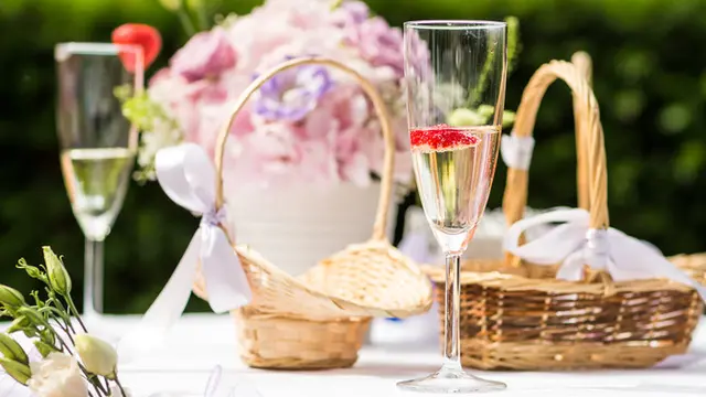 5 Cara Menyiapkan Pesta Pertunangan yang Sederhana tapi Tetap Penuh Makna (1)