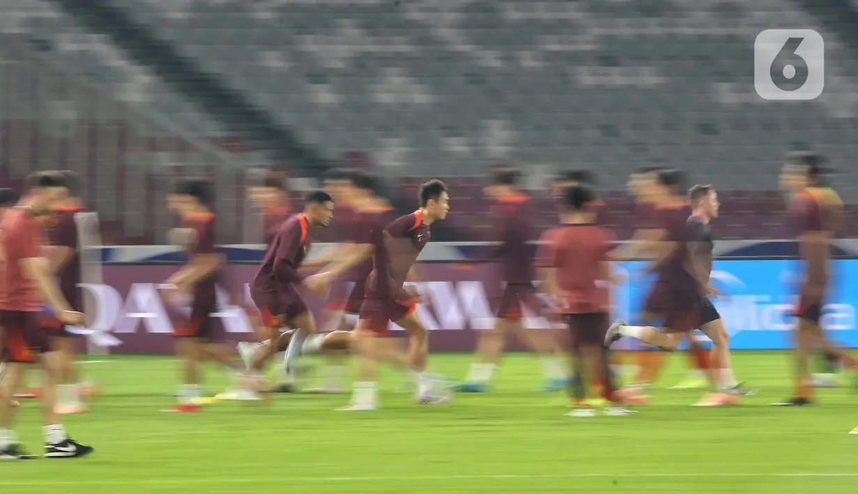 Bertandang ke Indonesia, timnas China diketahui juga telah melakukan pemusatan latihan atau training camp di Shanghai yang berlangsung kurang lebih sembilan hari. (Liputan6.com/Angga Yuniar)