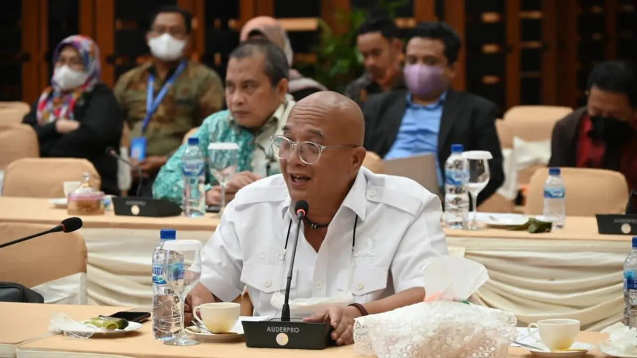 Wakil Ketua Komisi XII DPR RI dari Fraksi PDI Perjuangan, Dony Maryadi Oekon