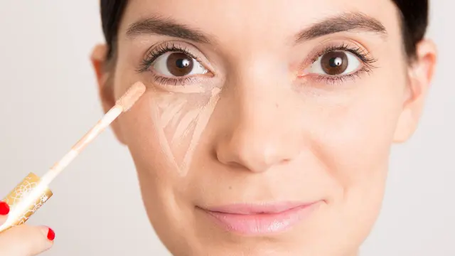 [Bintang] 4 Cara Sepele Ini Bikin Concealer Tetap Cetar Sepanjang Hari