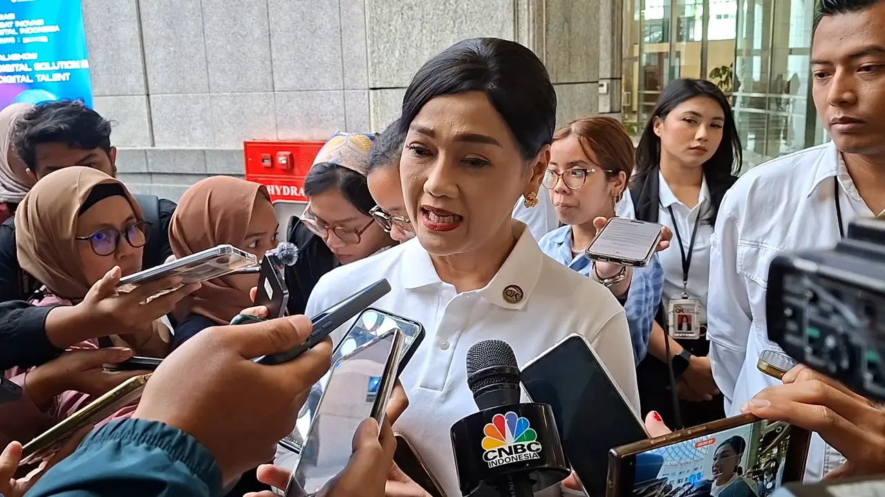 Pejabat Sementara (Pjs) Ketua Dewan Komisioner OJK, Friderica Widyasari Dewi di Kantor Bank Indonesia, Jakarta, Senin (23/2/2026). (Liputan6.com/Arief)