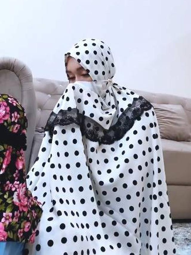 Akun Instagram Kembali, Ini 7 Momen Lucinta Luna Gelar Tasyakuran Bersama Anak Yatim