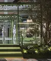 Koleksi terbaru Dior Autumn Winter 2026 dipamerkan dalam nuansa taman Paris di Jakarta (Dior)