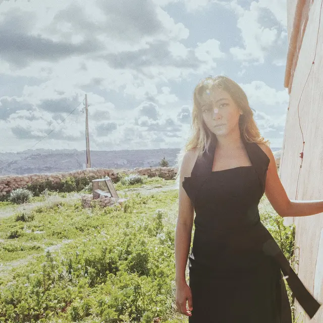 [Fimela] Awet Muda dan Menawan, Ini 6 Potret Cantik Nadia Vega