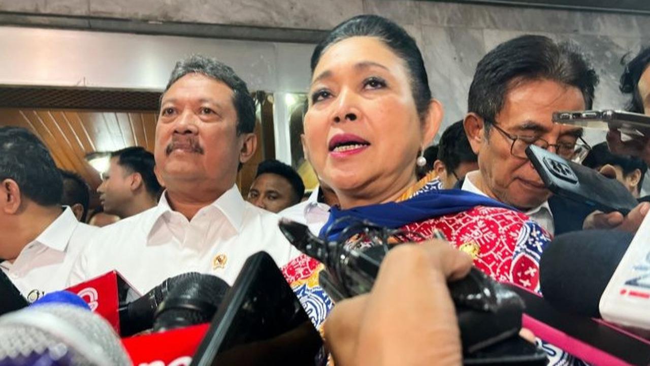 Titiek Soeharto Sentil Zulhas soal Beras Oplosan: Tolong Itu Menko Pangan Turun Tangan, Jangan Diam Saja!