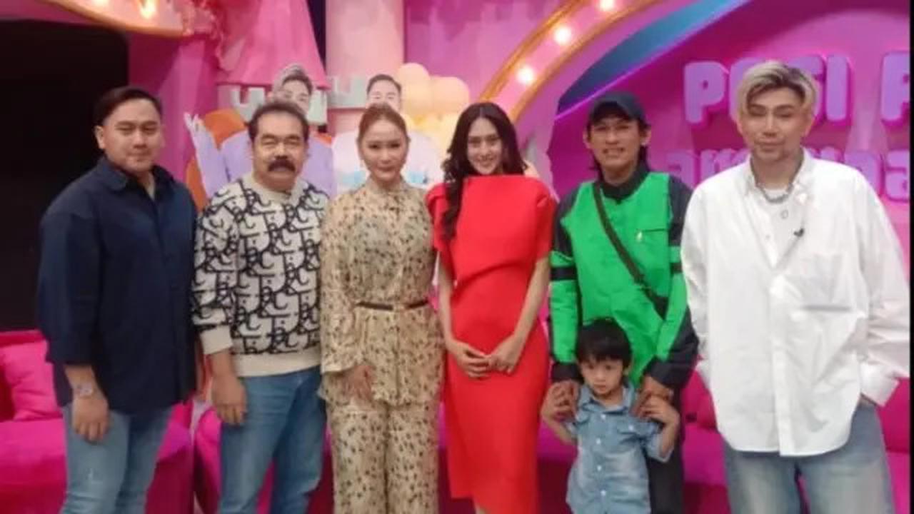 Viral Wanita Pengamen Sambil Gendong Anak Disebut Cantik Bak Model, Sempat Dikira Menyamar