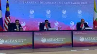 Wakil Menteri Luar Negeri RI Pahala Mansury menegaskan posisi Indonesia terkait inisiasinya mengadakan ASEAN Indo Pacific Forum di KTT ke-43 ASEAN tahun ini (Liputan6.com/Teddy Tri Setio Berty).
