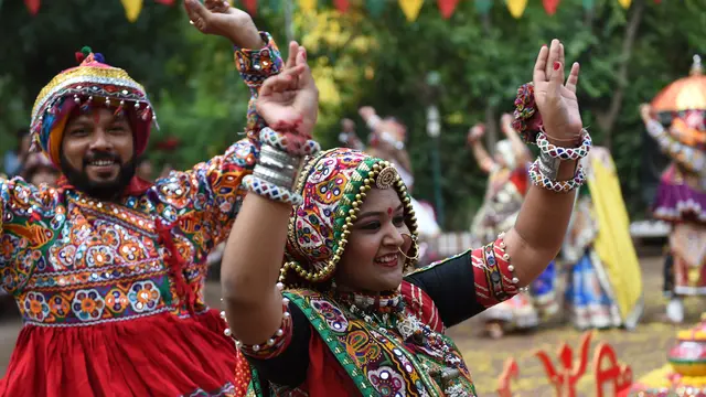Lihat Latihan Para Penari India Jelang Festival Navratri