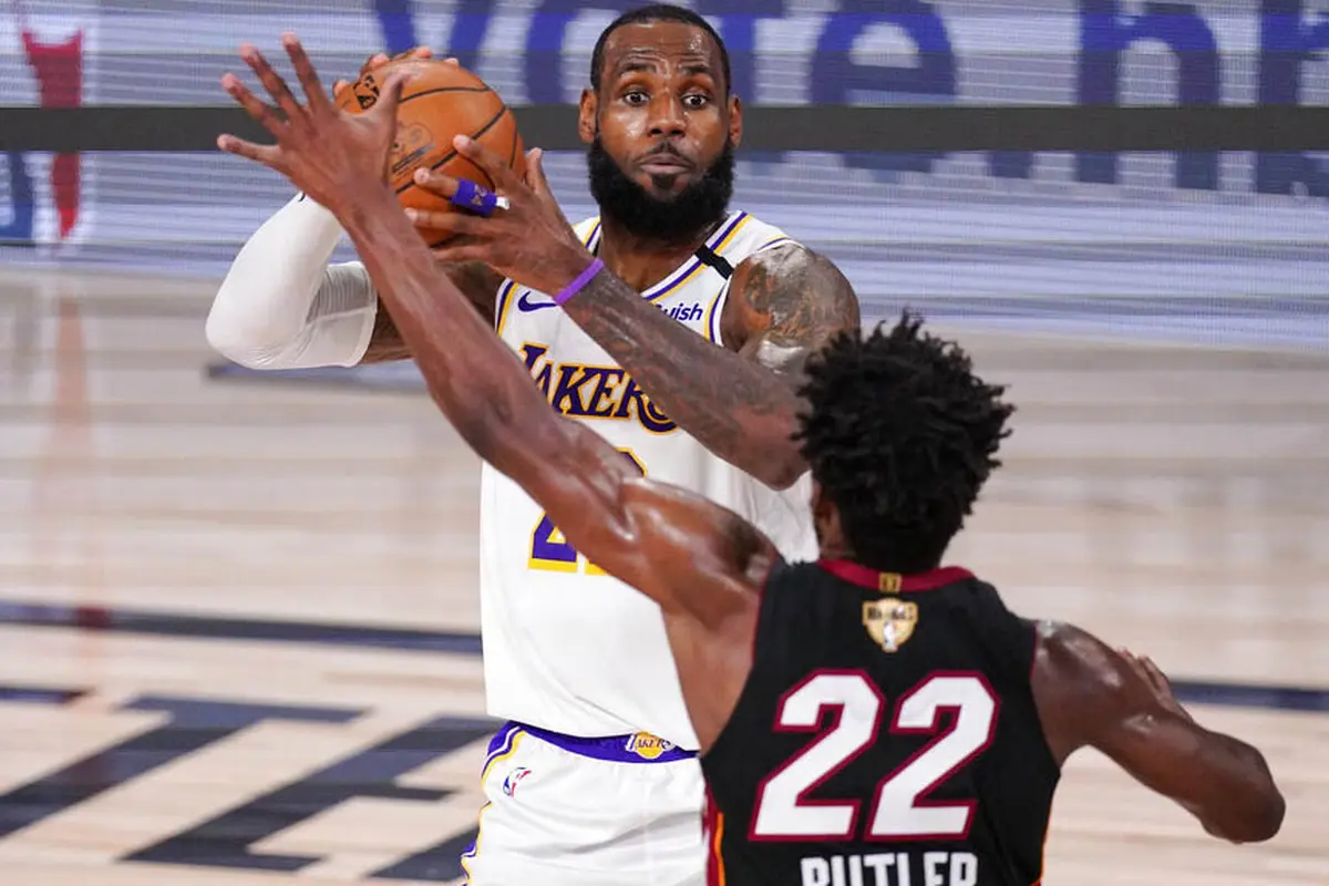 Taklukkan LA Lakers di Gim Ketiga, Miami Heat Jaga Asa di Final NBA