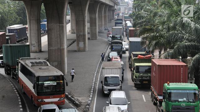 Semrawut Kemacetan Truk Kontainer di Tanjung Priok