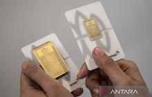 Harga Emas Antam Kembali Turun Rp7.000 per Gram pada Sabtu Ini