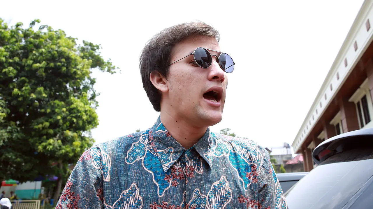 [Bintang] Stuart Collin