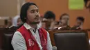 Ello ditangkap Satnarkoba Polres Metro Jakarta Selatan di kediamannya di kawasan Jagakarsa. Ia terbukti mempunyai narkoba jenis ganja. (Adrian Putra/Bintang.com)