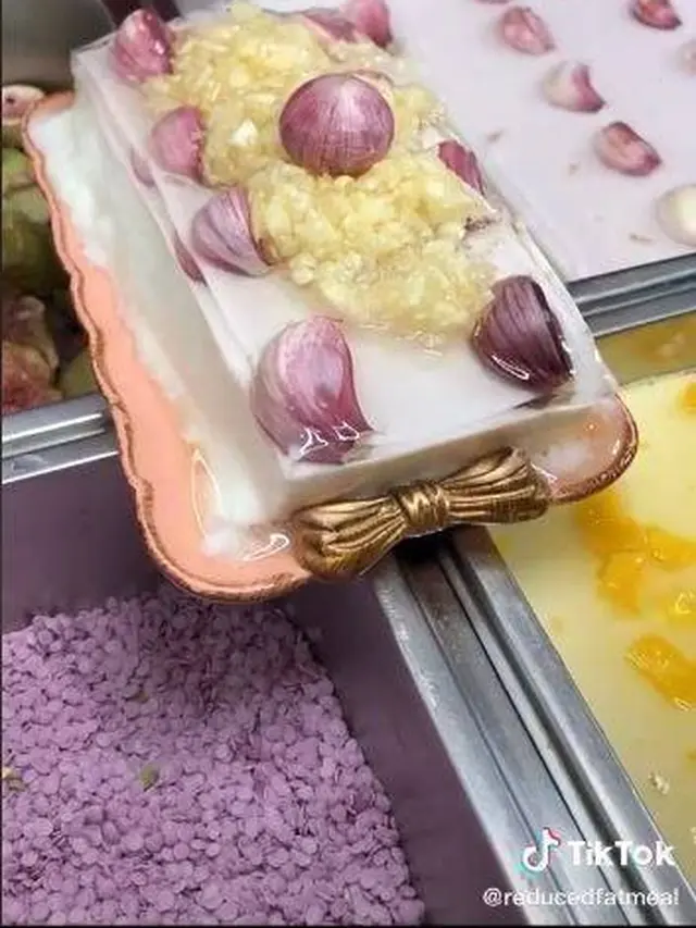 7 Potret Nyeleneh Puding dengan Isian Nyeleneh Ini Bikin Geleng Kepala