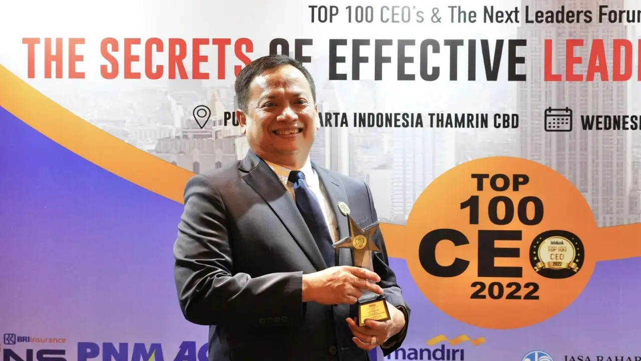 Dirut PNM Raih Penghargaan di Ajang CEO OF The Year