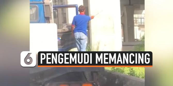 VIDEO: Bosan Terjebak Macet, Pengemudi Truk Malah Memancing