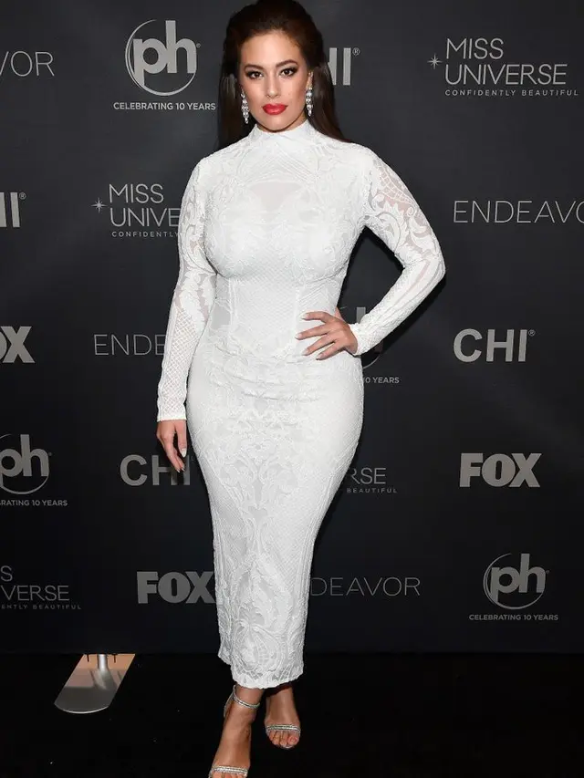 [Bintang] Bingung Padu-padan Dress untuk Si Tubuh Berisi, Intip Inspirasi Bergaya Dressy Ashley Graham Ini