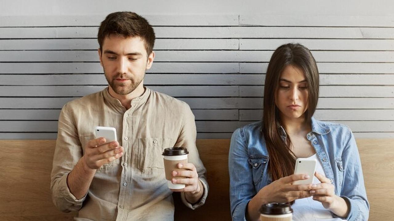 8 Perubahan Sikap Pasangan yang Menandakan Dia Selingkuh di Belakangmu, Nomor Dua Paling Sering Terjadi