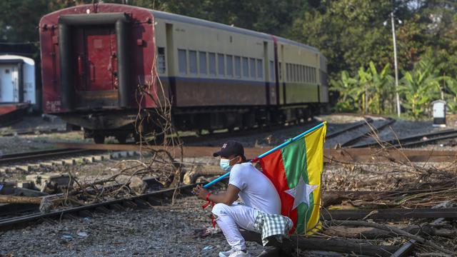 Protes Kudeta Militer, Demonstran Myanmar Tutup Jalur Kereta Api