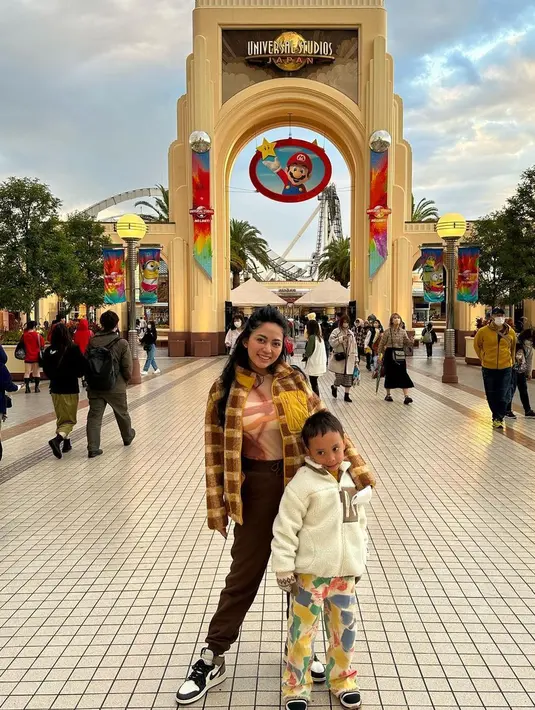 [Instagram/rachelvennya]