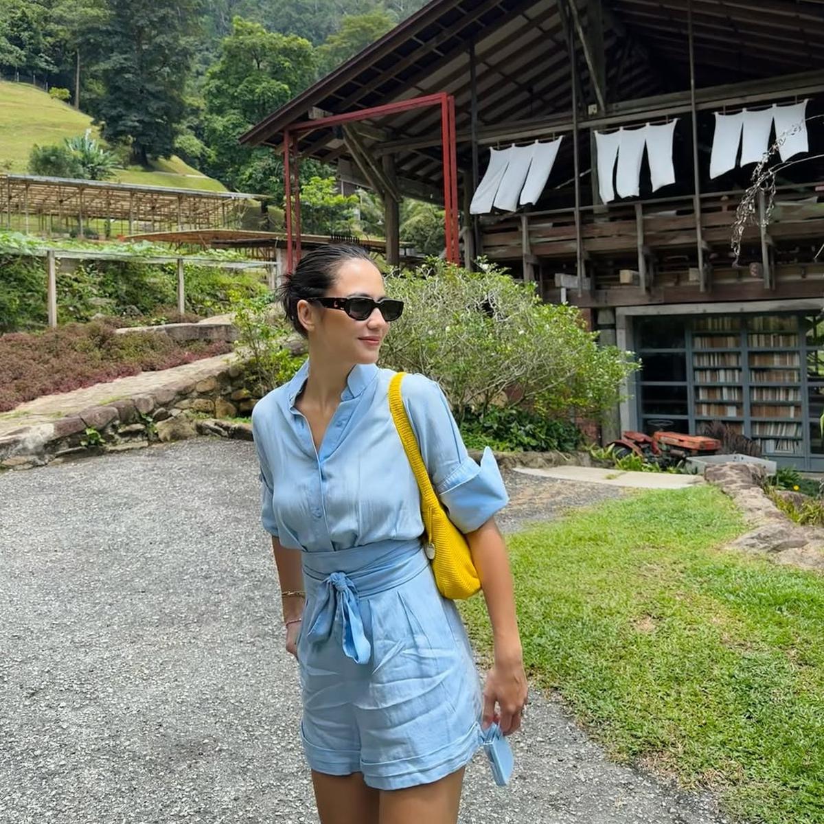 Potret Pevita Pearce dengan Outfit Casual yang Menawan (credit: instagram/pevpearce)