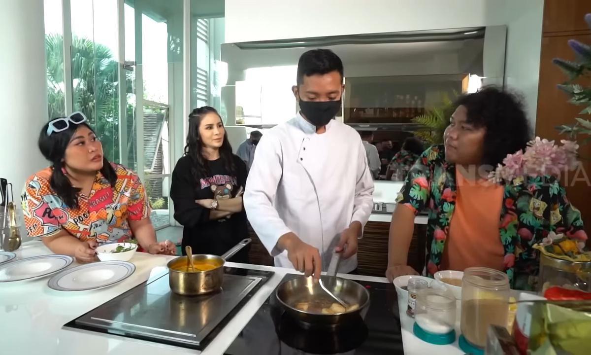5 Potret Dapur Momo Eks Geisha Dilengkapi Perabotan Serba Canggih, Tak Bisa Masak Jadi Pilih Punya Chef Pribadi