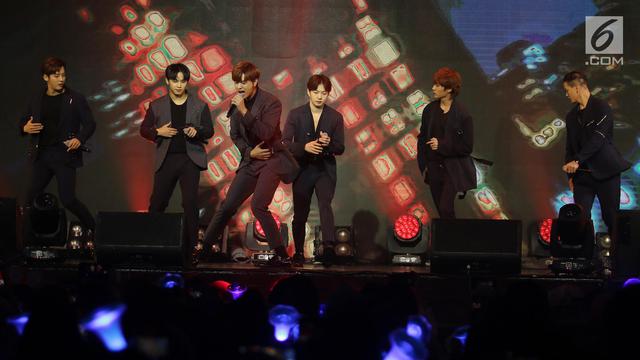 Aksi Panggung Boy Band BTOB Pikau Para Melody Indonesia
