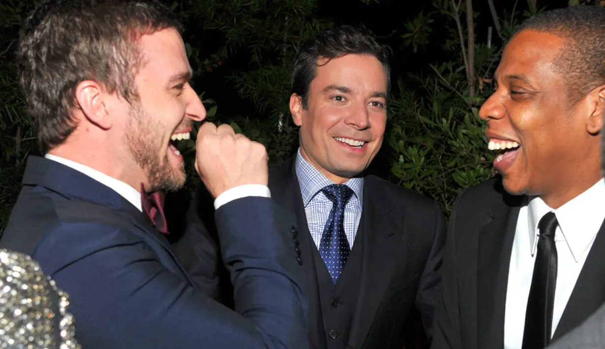 Justin dan Jimmy menghadiri wawancara dan photo shoot sata dinobatkan sebagai Showmen of the Year oleh GQ Men of the Year di November 2011. (Lester Cohen/WireImage/USMagazine)