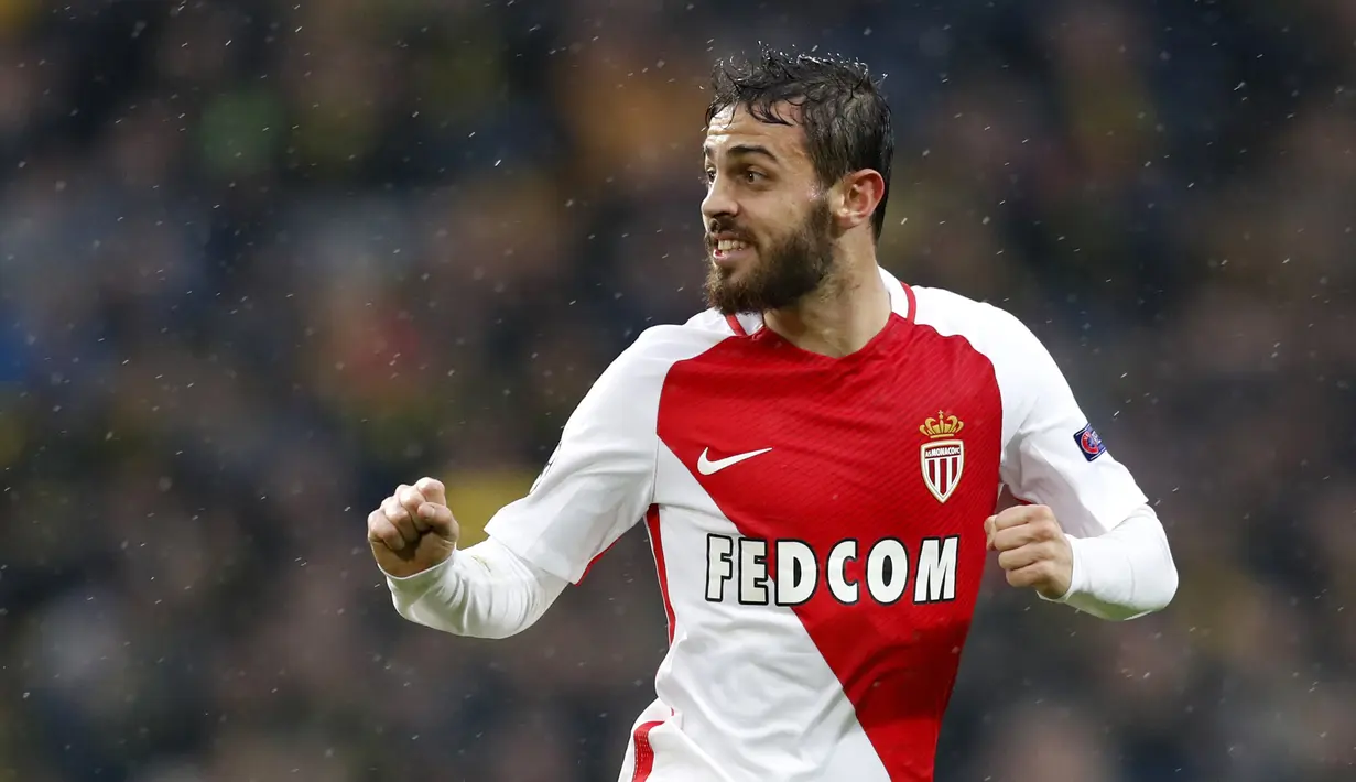 Gelandang AS Monaco, Bernardo Silva, melakukan selebrasi usai mencetak gol ke gawang Dortmund pada laga perempat final Liga Champions di Stadion Signal Iduna Park, Jerman (12/04/2017). (EPA/Friedemann Vogel)