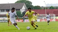 Persikota Tangerang bermain imbang 0-0 melawan Belitong FC pada laga ketiga Grup Q di Stadion Benteng Reborn, Kota Tangerang, Rabu (23/2/2022). (foto: Liputan6.com/Pramita Tristiawati)