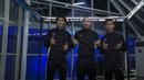 Pesepak bola, Hanif Sjahbandi, Julian Faubert dan Osvaldo Haay saat peluncuran sepatu Puma Future 18.1 di Taman Menteng, Jakarta, Jumat (9/3/2018). Puma Future 18.1 dirancang untuk pengepasan saat pemakaian. (Bola.com/Vitalis Yogi Trisna)