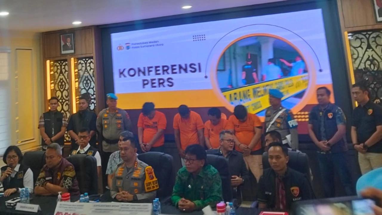 Detik-Detik Mantan Sopir Obrak-abrik Kamar Hakim PN Medan Siram Bensin Langsung Dibakar