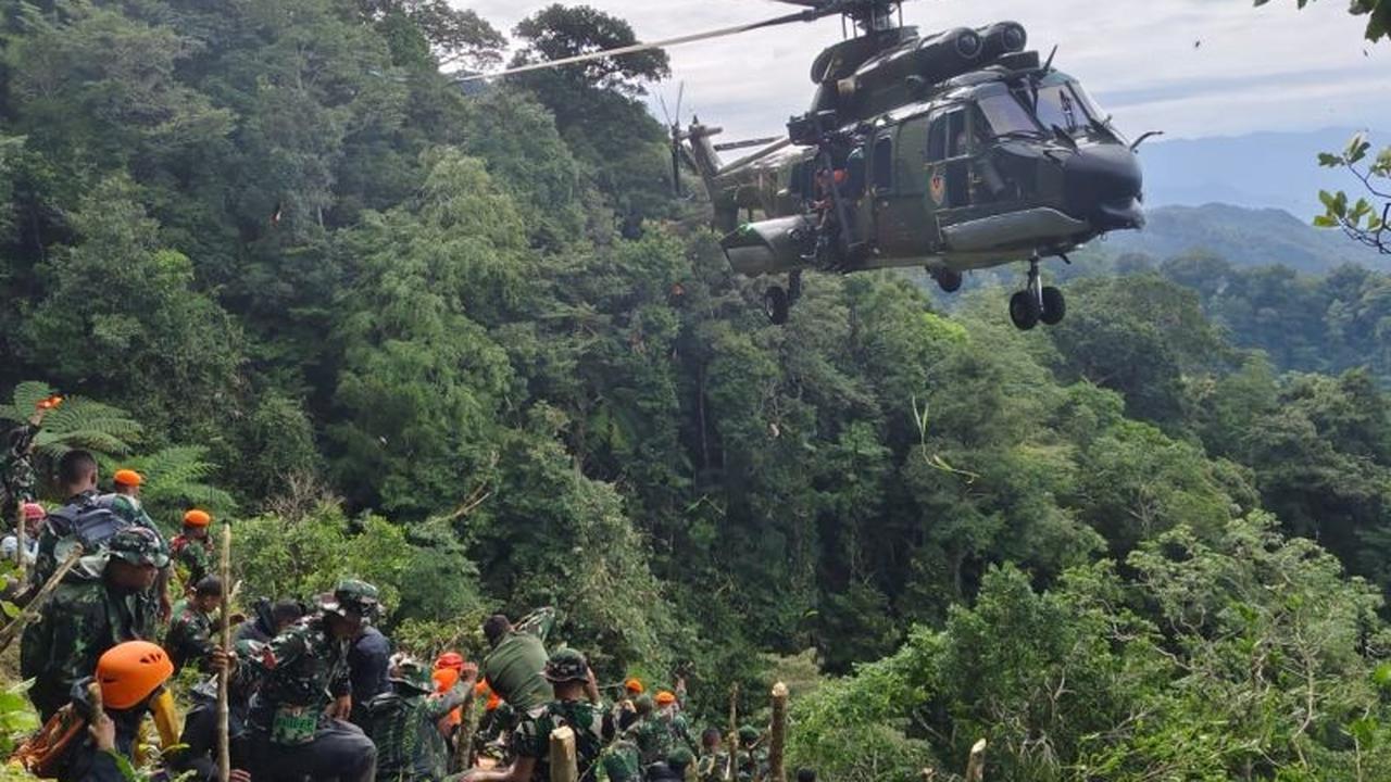 Basarnas Temukan 10 Paket Diduga Korban Pesawat ATR 42-500 di Bulusaraung