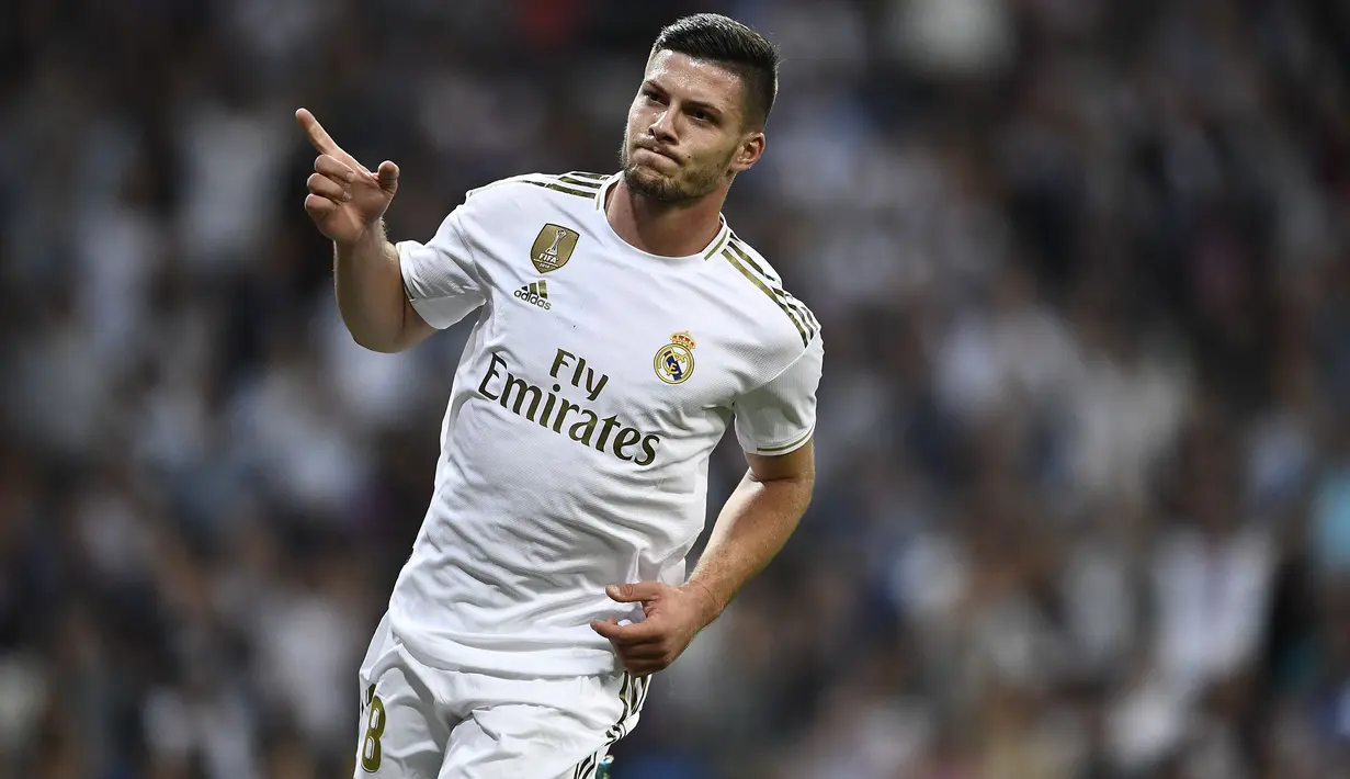 5. Luka Jovic - Penyerang Real Madrid ini sempat dikabarkan siap berganti berseragam Manchester United pada jendela transfer bursa musim panas ini. Manchester United berencana meminjam Jovic, namun Jovic tetap bertahan di Madrid. (AFP/Oscar Del Pozo)