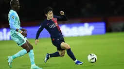 Tiga gol kemenangan PSG atas Montpellier masing-masinhg diciptakan oleh Lee Kang-in di babak pertama serta Warren Zaire-Emery dan Vitinha di babak kedua. (AP Photo/Aurelien Morissard)